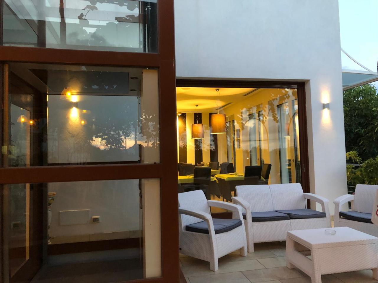 De Maria House Bed & Breakfast Sant'Agata sui due Golfi Luaran gambar